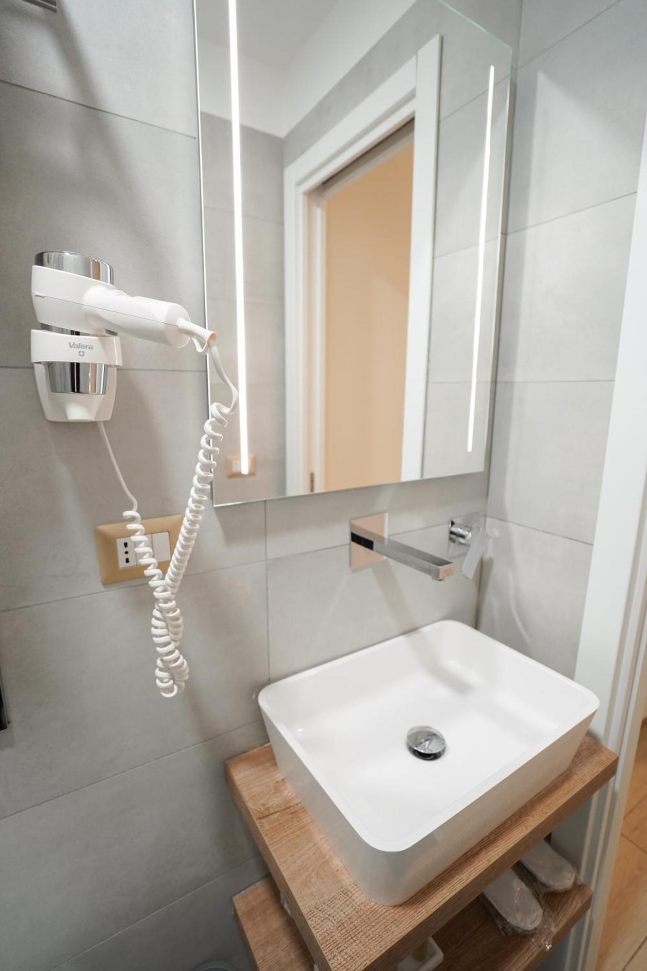 Charm&Bella Guesthouse Рим Екстериор снимка