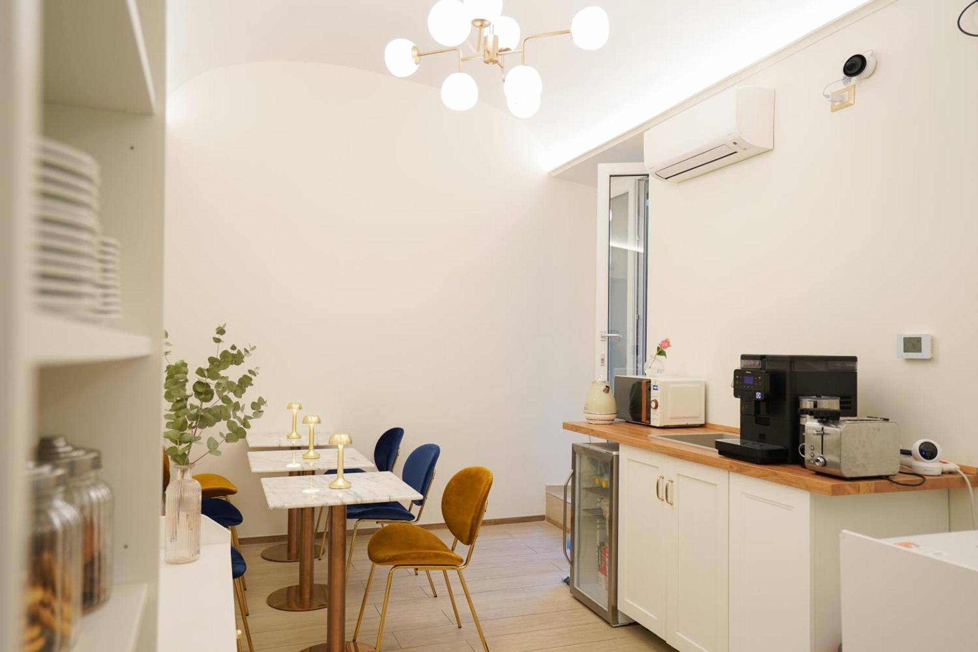 Charm&Bella Guesthouse Рим Екстериор снимка