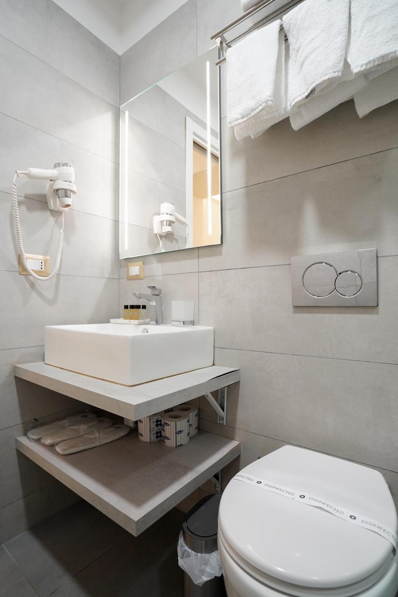 Charm&Bella Guesthouse Рим Екстериор снимка
